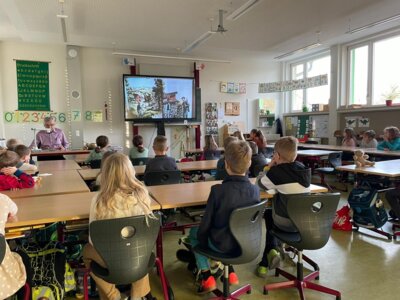 Foto des Albums: Vorlesetag im Schulhaus Wollbach