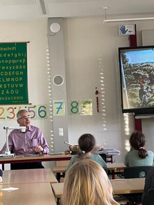 Foto des Albums: Vorlesetag im Schulhaus Wollbach