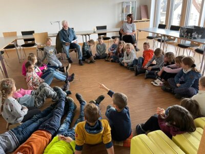 Foto des Albums: Vorlesetag im Schulhaus Wollbach