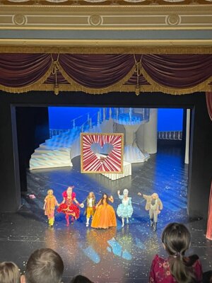 Foto des Albums: Theaterfahrt der Wollbacher Kinder ins Staatstheater nach Meiningen