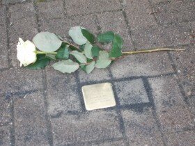 Foto des Albums: Verlegung eines Stolpersteines für Gustav Josephi