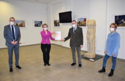 Foto des Albums: Der Bürgermeister Dirk Flörke und Stadtpräsidentin Ilke Rohr gratulierten zum 100. Geburtstag unseres Vereins. Wir sagen danke für diese nette Geste. Auf der Homepage der Stadt Parchim wurde darüber a