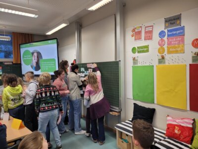 Foto des Albums: SOS - Kinderdorf Campus zu Besuch im Schulhaus Hollstadt