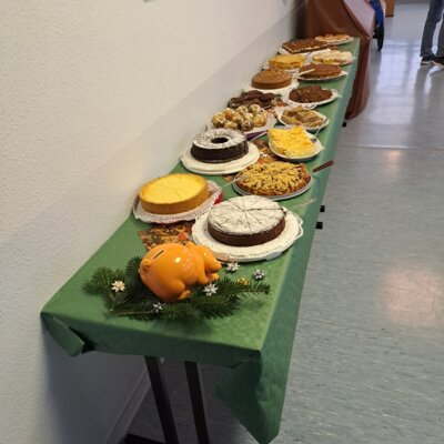 Kuchenbuffet aus Bettenorfer Backstuben  (Bild vergr&ouml;&szlig;ern)