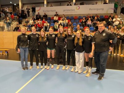 All-Star-Team mit Meggan Rusko (4.v.l.) und Siri Kuhnert (2.v.r.) 