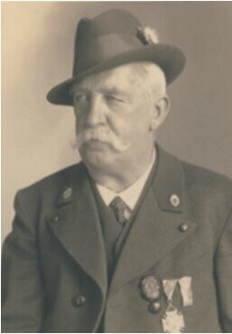 Vorschaubild: Ehrenmitglied & König 1935 Josef Müller