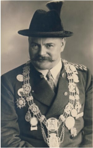 Bild: Ehrenschützenmeister & König von 1941 Anton Wolf