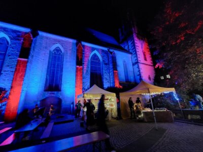 Abend im Zollhof mit St&auml;nden 