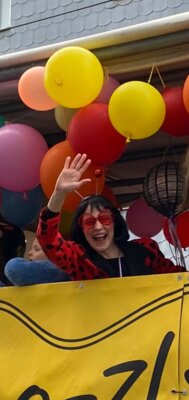 Foto des Albums: Karnevalsfeier und -umzug