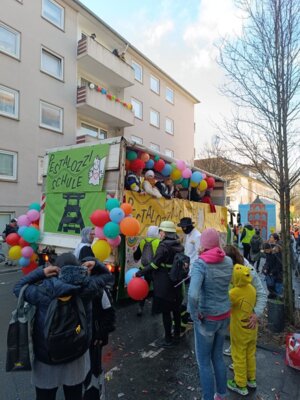 Foto des Albums: Karnevalsfeier und -umzug