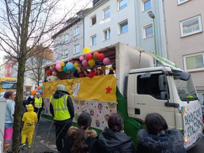 Foto des Albums: Karnevalsfeier und -umzug