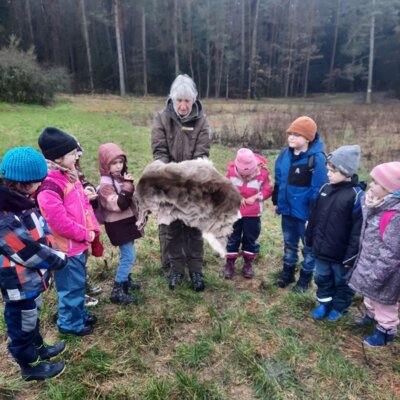 Foto des Albums: Tierspuren im Winter - ein Unterrichtsgang der Klasse 1b