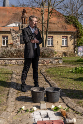 Foto des Albums: Stolpersteinverlegung für Pfarrer Friedrich Rumpf in Schwante (15. 03. 2024)