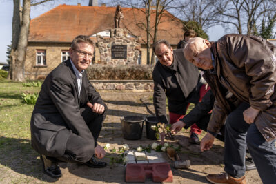 Foto des Albums: Stolpersteinverlegung für Pfarrer Friedrich Rumpf in Schwante (15. 03. 2024)