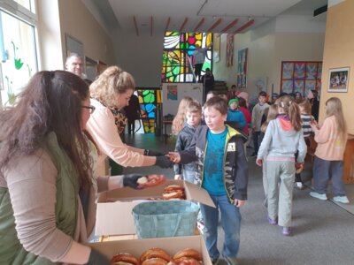 Foto des Albums: Osterüberraschung für die Kinder der Grundschule Hollstadt-Wollbach