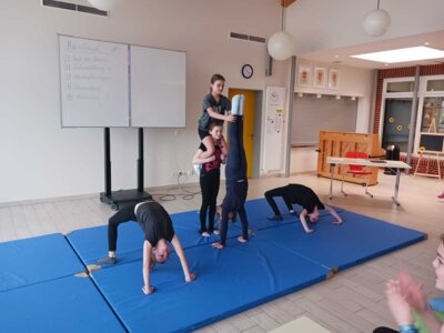 Vorschaubild: Akrobatikgruppe
