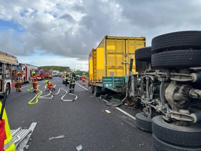 Foto des Albums: Einsatz 12/2024Verkehrsunfall mit Lkw, Person eingeklemmt