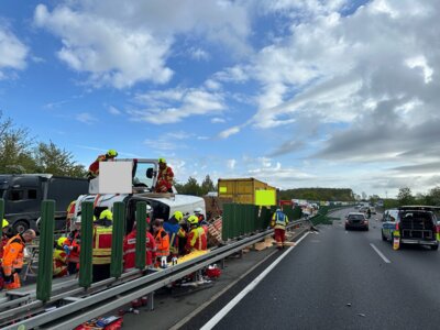 Foto des Albums: Einsatz 12/2024Verkehrsunfall mit Lkw, Person eingeklemmt