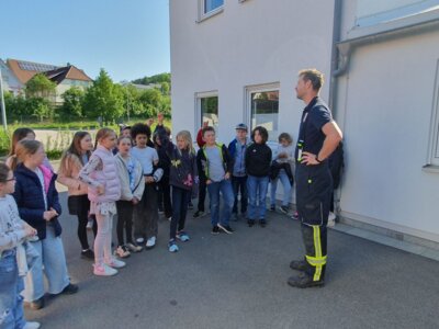 Foto des Albums: Zu Besuch bei der Freiwilligen Feuerwehr in Hollstadt