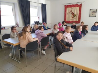 Foto des Albums: Zu Besuch bei der Freiwilligen Feuerwehr in Hollstadt
