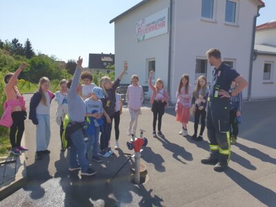 Foto des Albums: Zu Besuch bei der Freiwilligen Feuerwehr in Hollstadt
