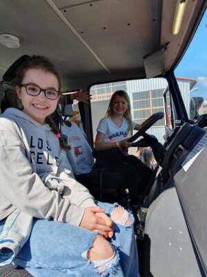 Foto des Albums: Zu Besuch bei der Freiwilligen Feuerwehr in Hollstadt