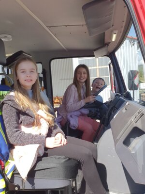 Foto des Albums: Zu Besuch bei der Freiwilligen Feuerwehr in Hollstadt