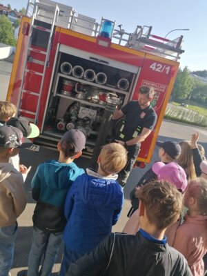 Foto des Albums: Zu Besuch bei der Freiwilligen Feuerwehr in Hollstadt
