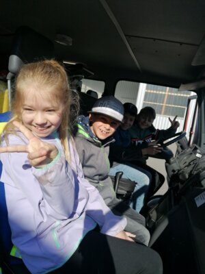 Foto des Albums: Zu Besuch bei der Freiwilligen Feuerwehr in Hollstadt