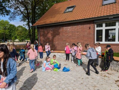 Foto des Albums: Vorschulkinder besuchen Grundschule Holte