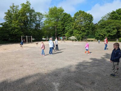 Foto des Albums: Vorschulkinder besuchen Grundschule Holte