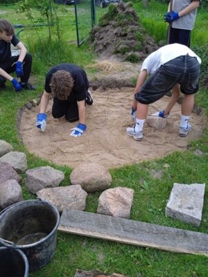 Foto des Albums: Backofenbau im Kinder- & Jugendgarten Goldberg (27. 05. 2024)