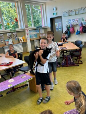 Foto des Albums: Tierischer Besuch im Schulhaus in Wollbach