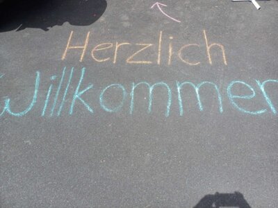 Foto des Albums: Sommerflohmarkt 24 - viele Gäste in den Bettendorfer Höfen