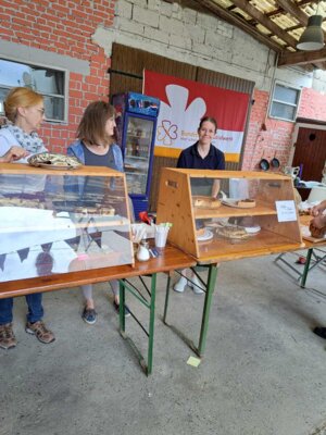 Foto des Albums: Sommerflohmarkt 24 - viele Gäste in den Bettendorfer Höfen