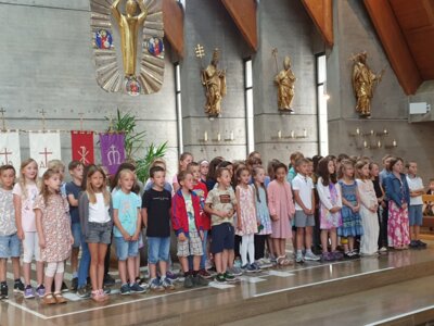 Foto des Albums: Abschiedsfeier in der Kirche in Hollstadt