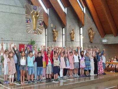 Foto des Albums: Abschiedsfeier in der Kirche in Hollstadt