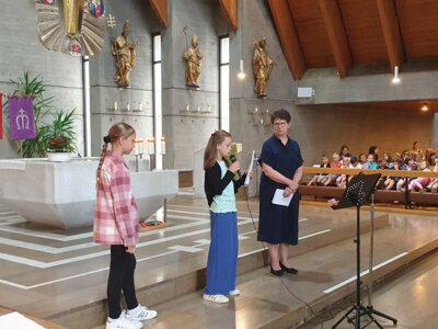 Foto des Albums: Abschiedsfeier in der Kirche in Hollstadt