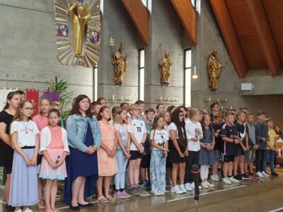 Foto des Albums: Abschiedsfeier in der Kirche in Hollstadt