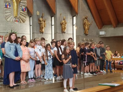 Foto des Albums: Abschiedsfeier in der Kirche in Hollstadt