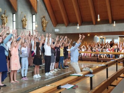 Foto des Albums: Abschiedsfeier in der Kirche in Hollstadt