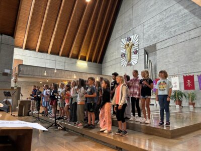 Foto des Albums: Abschiedsfeier in der Kirche in Hollstadt