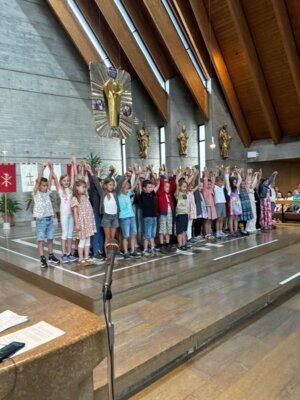 Foto des Albums: Abschiedsfeier in der Kirche in Hollstadt