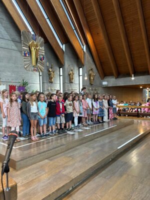 Foto des Albums: Abschiedsfeier in der Kirche in Hollstadt