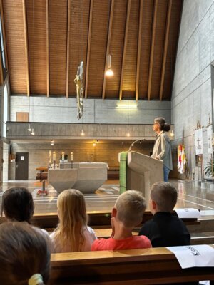 Foto des Albums: Abschiedsfeier in der Kirche in Hollstadt