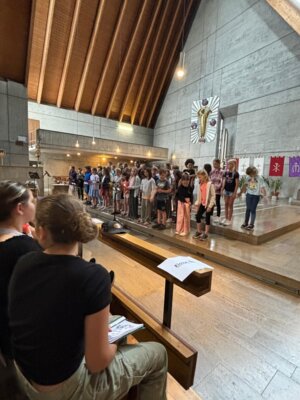 Foto des Albums: Abschiedsfeier in der Kirche in Hollstadt
