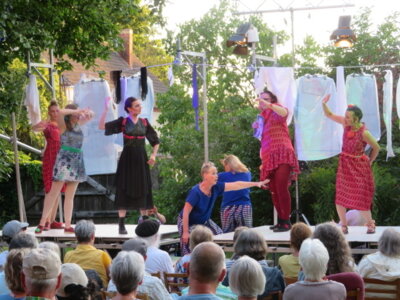 Fotoalbum Sommertheater im Pfarrgarten der Spiel- und Theaterwerkstatt Erfurt mit der Aufführung 