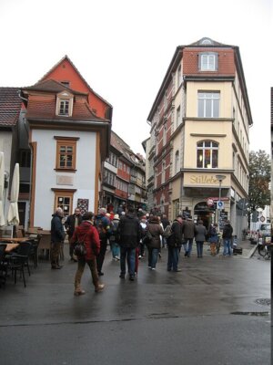 Eingang zur Kr&auml;merbr&uuml;cke  (Bild vergr&ouml;&szlig;ern)