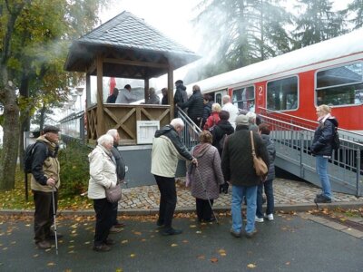 Zwischenverpflegung an der Bergstation  (Bild vergr&ouml;&szlig;ern)