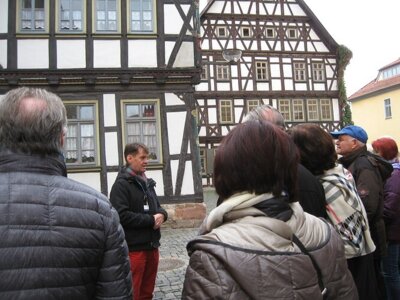 F&uuml;hrung durch die Altstadt  (Bild vergr&ouml;&szlig;ern)